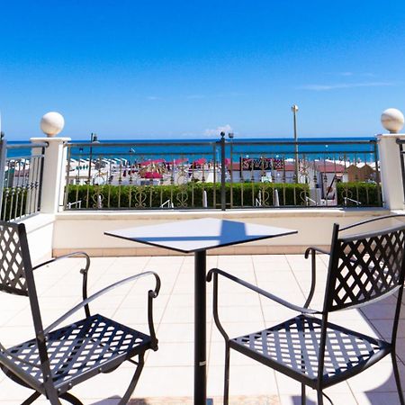 Hotel Soraya - Spiaggia Sawasdee With Beach & Parking Riccione Esterno foto