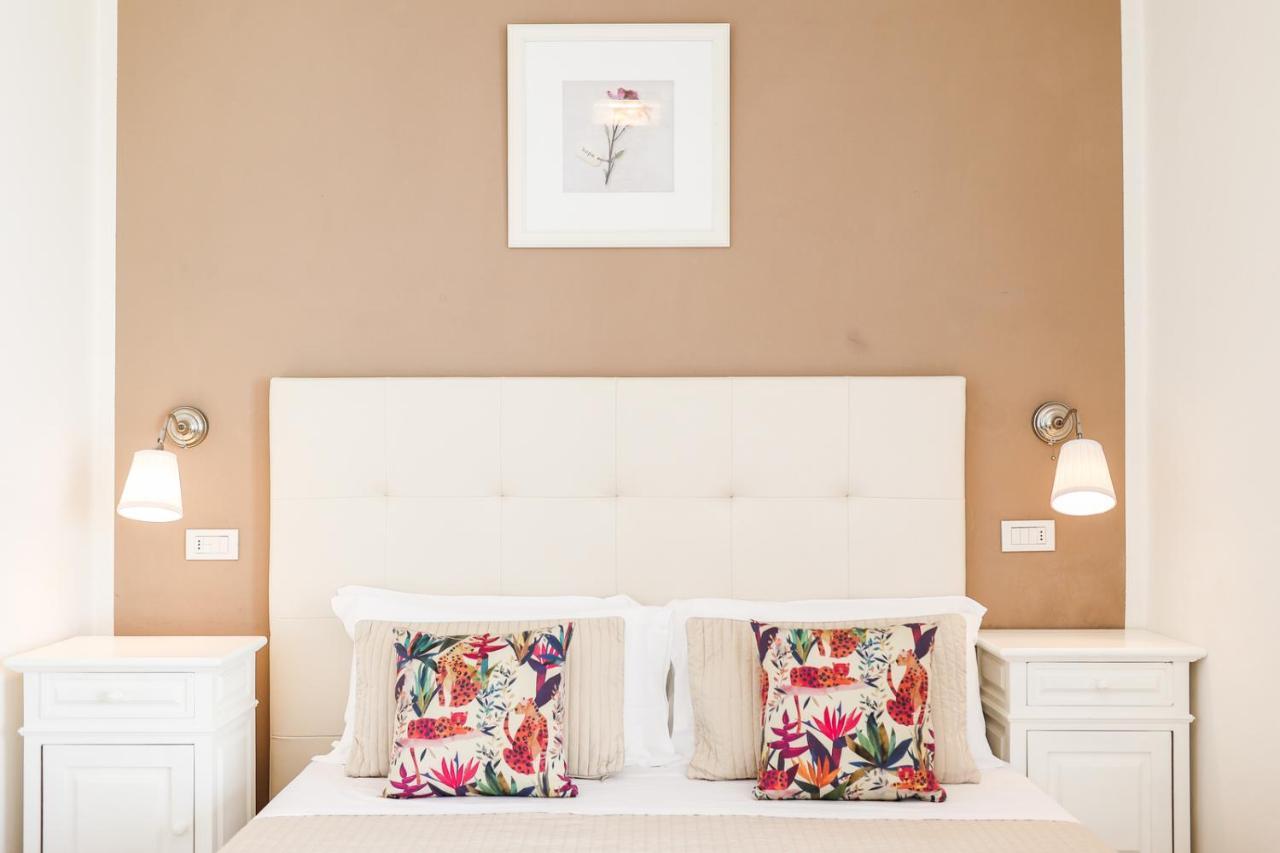 Hotel Soraya - Spiaggia Sawasdee With Beach & Parking Riccione Esterno foto