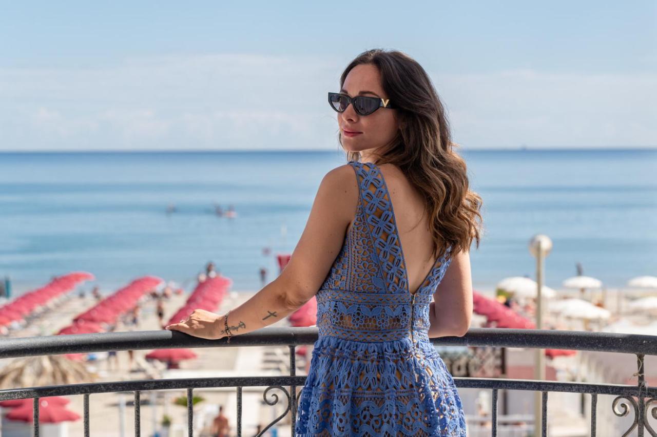Hotel Soraya - Spiaggia Sawasdee With Beach & Parking Riccione Esterno foto