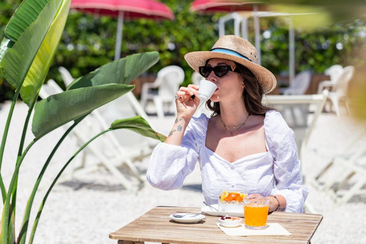 Hotel Soraya - Spiaggia Sawasdee With Beach & Parking Riccione Esterno foto