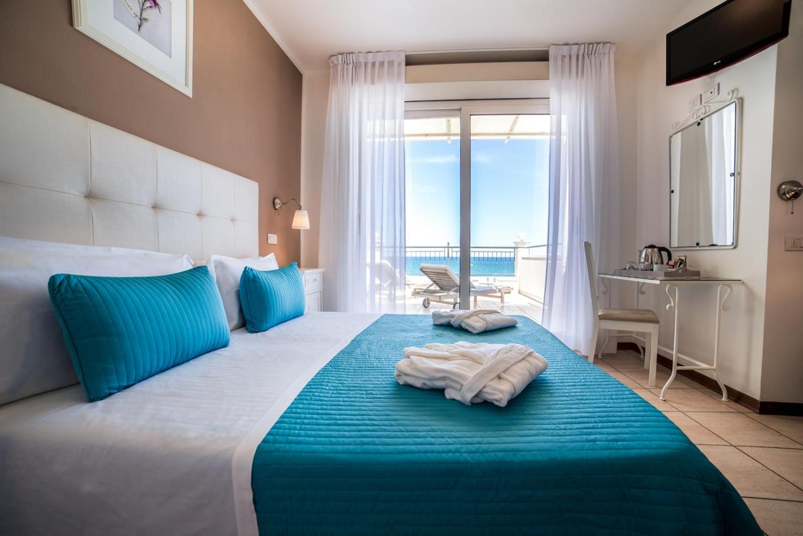 Hotel Soraya - Spiaggia Sawasdee With Beach & Parking Riccione Esterno foto