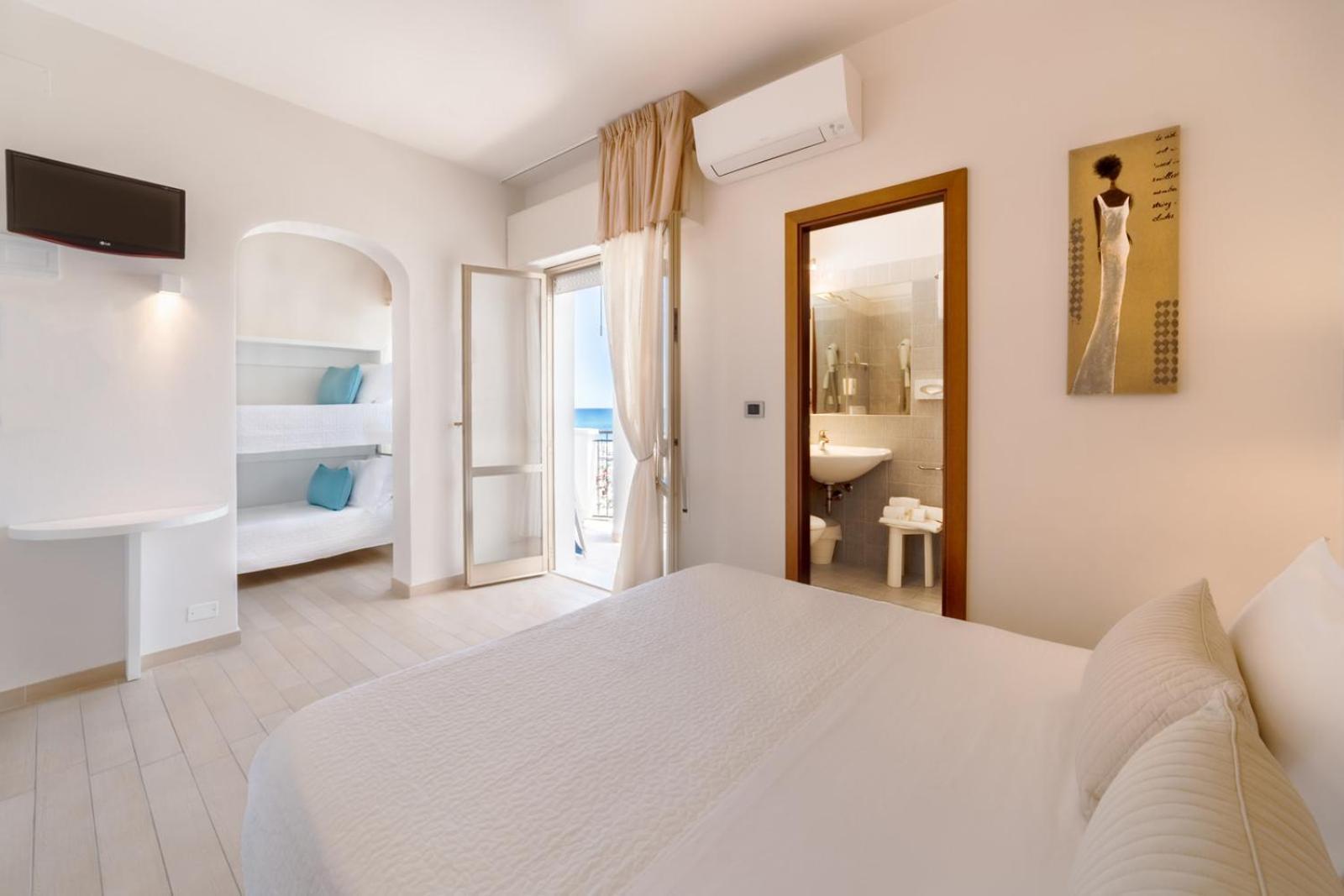 Hotel Soraya - Spiaggia Sawasdee With Beach & Parking Riccione Esterno foto