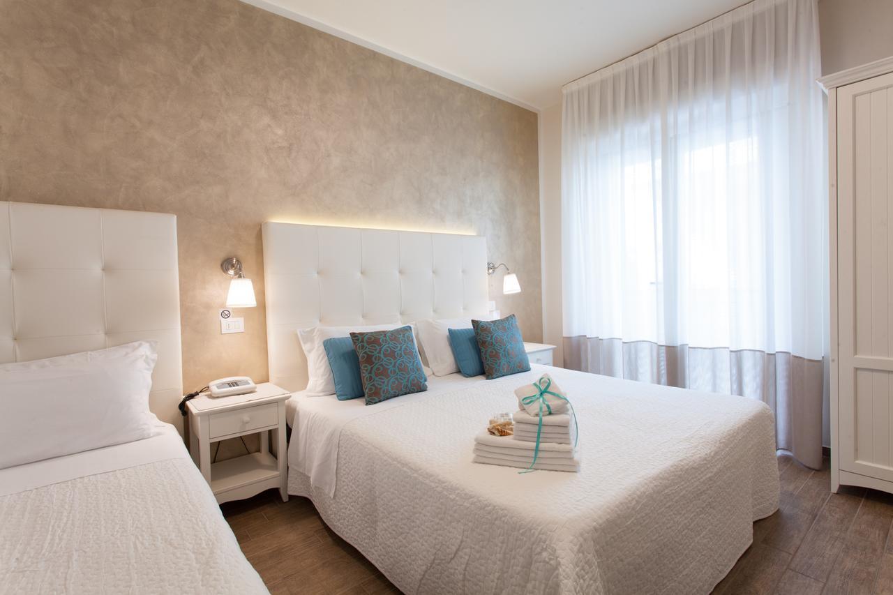Hotel Soraya - Spiaggia Sawasdee With Beach & Parking Riccione Esterno foto