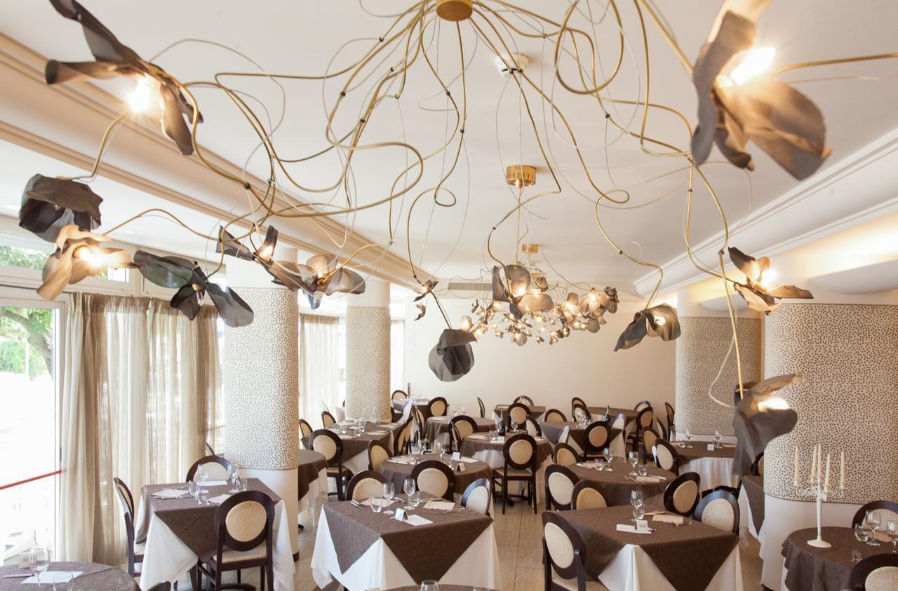 Hotel Soraya - Spiaggia Sawasdee With Beach & Parking Riccione Esterno foto